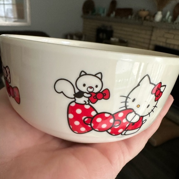 NEW HELLO KITTY 4-piece tableware set - Picture 3 of 3